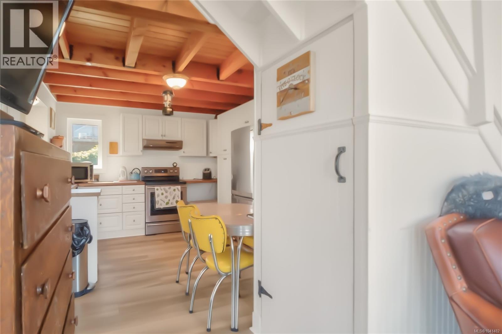 1049 Sixth Ave, Ucluelet