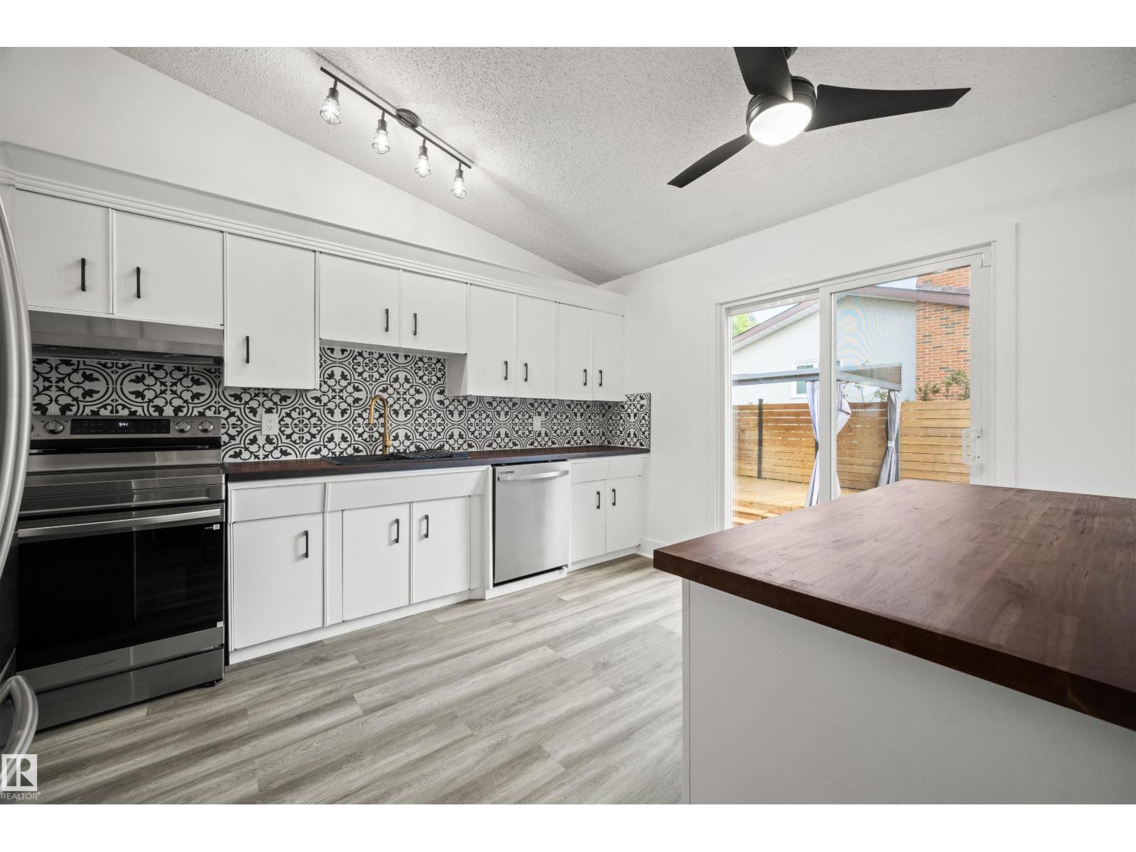 28 GOODRIDGE DR - 13