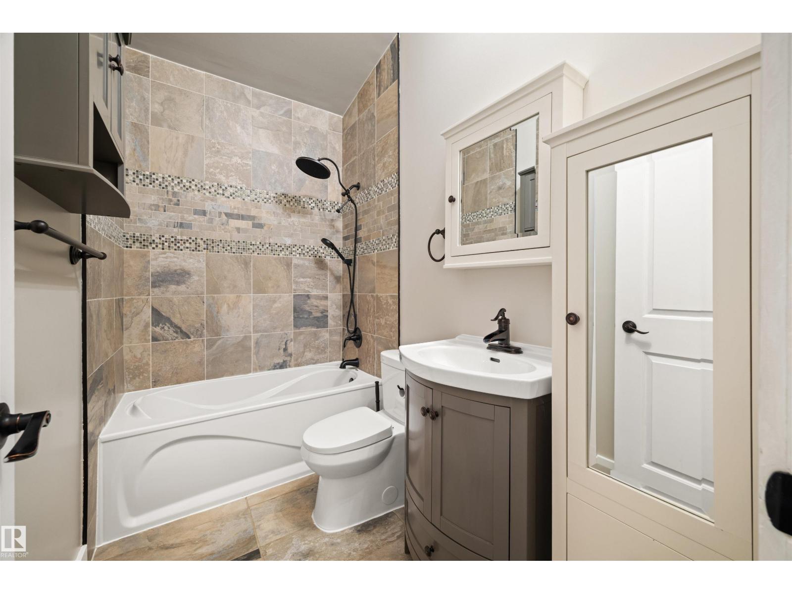 28 GOODRIDGE DR - 24