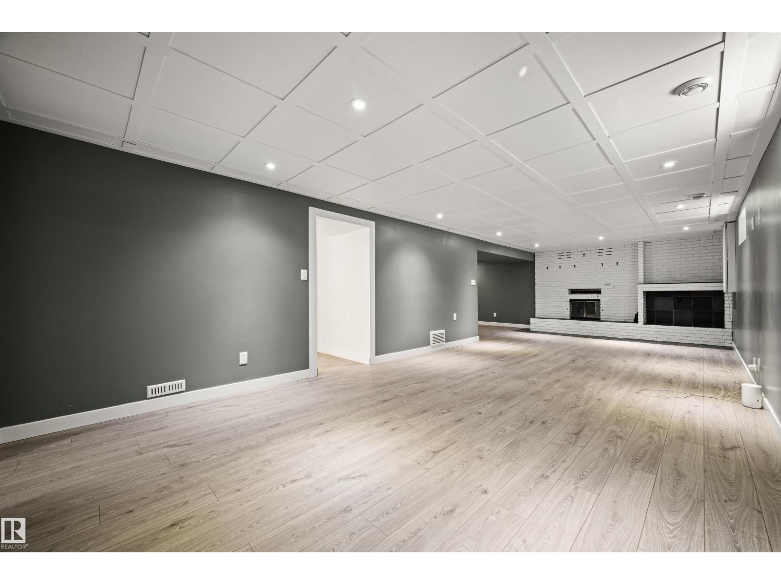 28 GOODRIDGE DR - 28