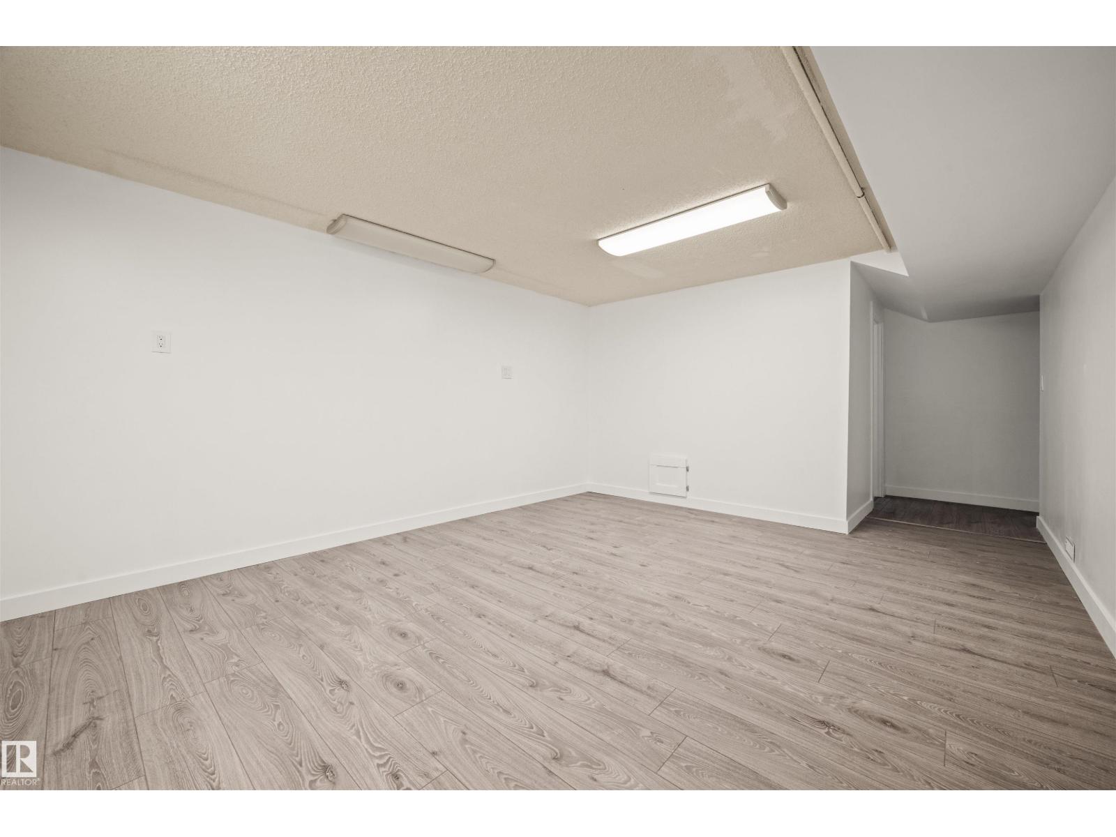 28 GOODRIDGE DR - 33
