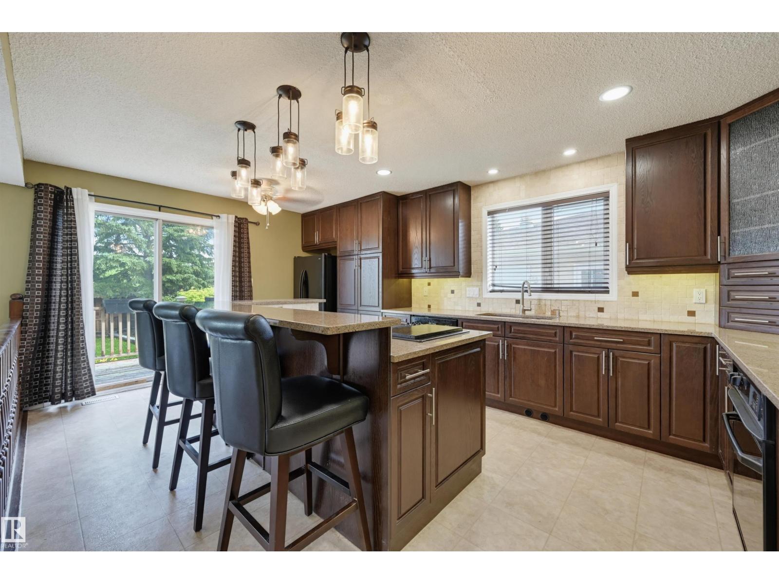3211 104 ST NW - photo 3