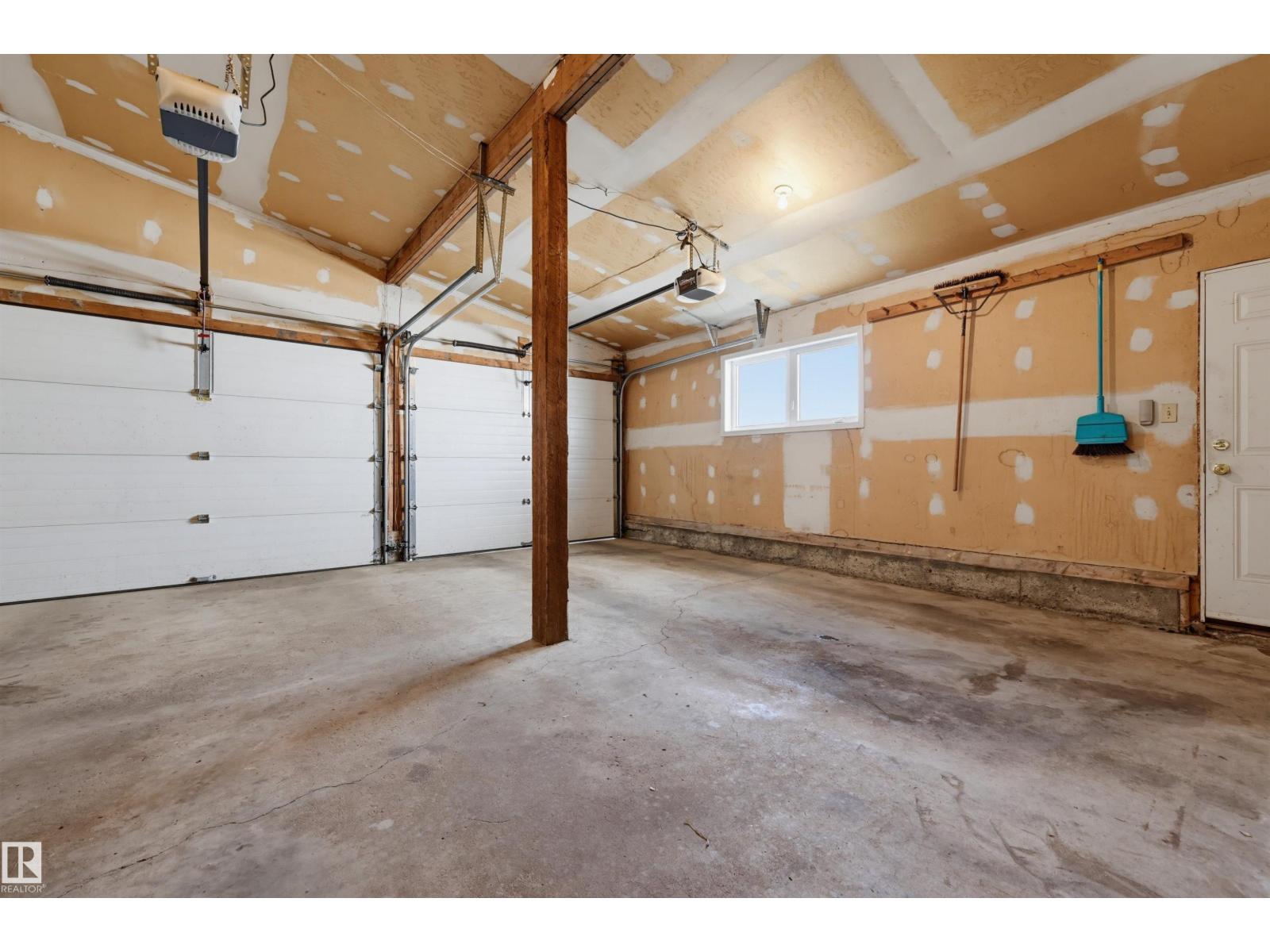 3211 104 ST NW — photo 46