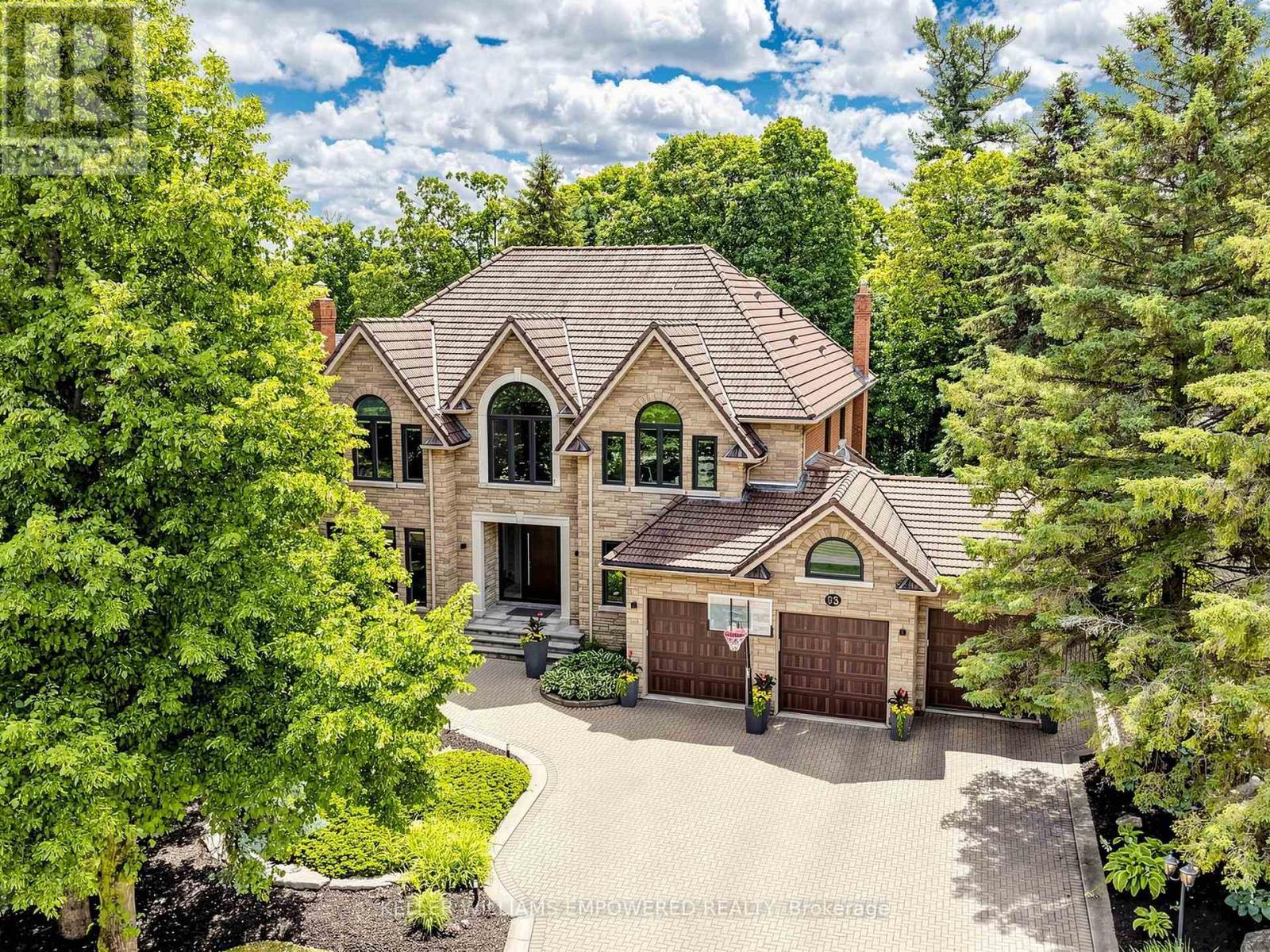 Listing photo of 93 LONGVIEW CRESCENT