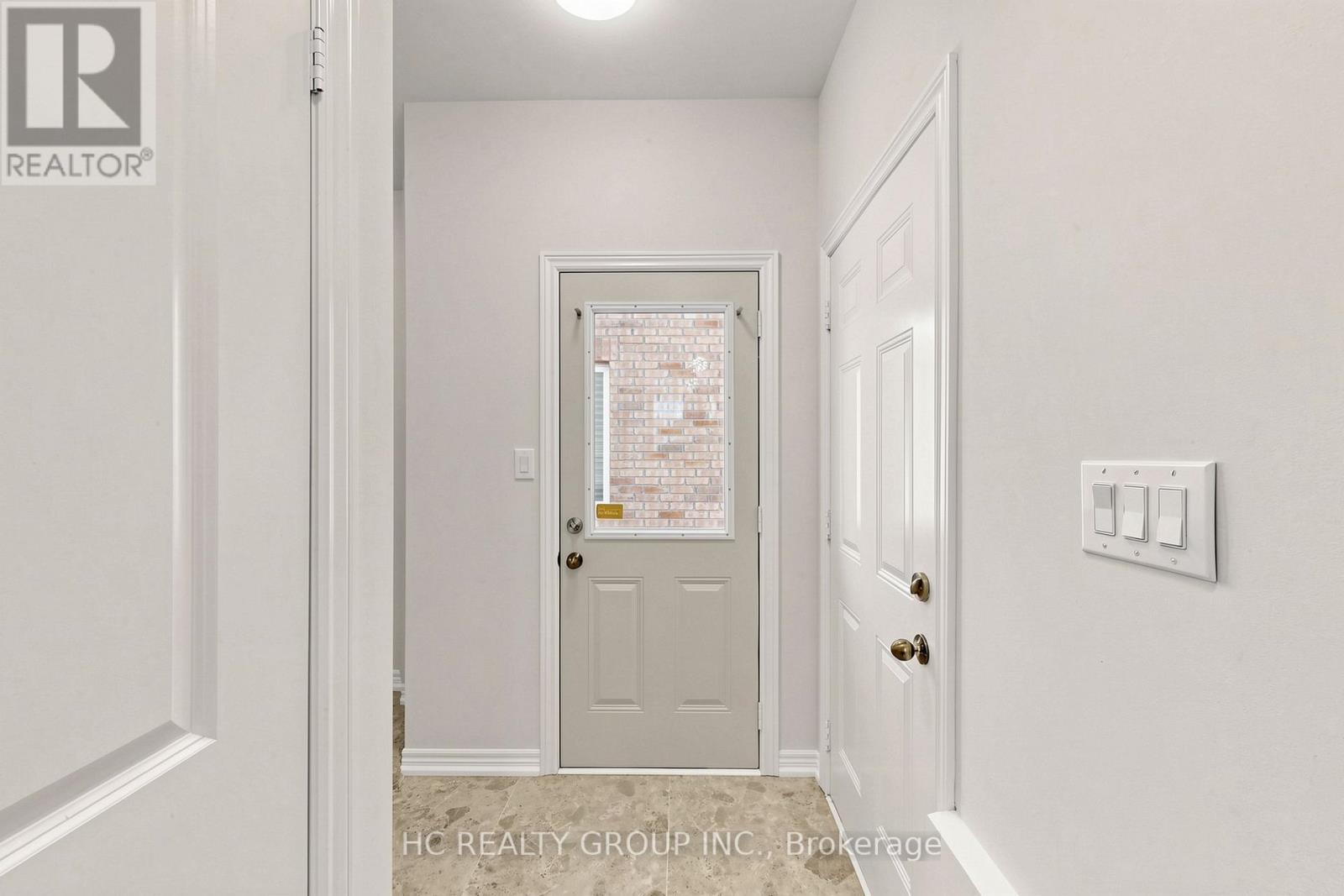 2 APPLE GROVE COURT - 22