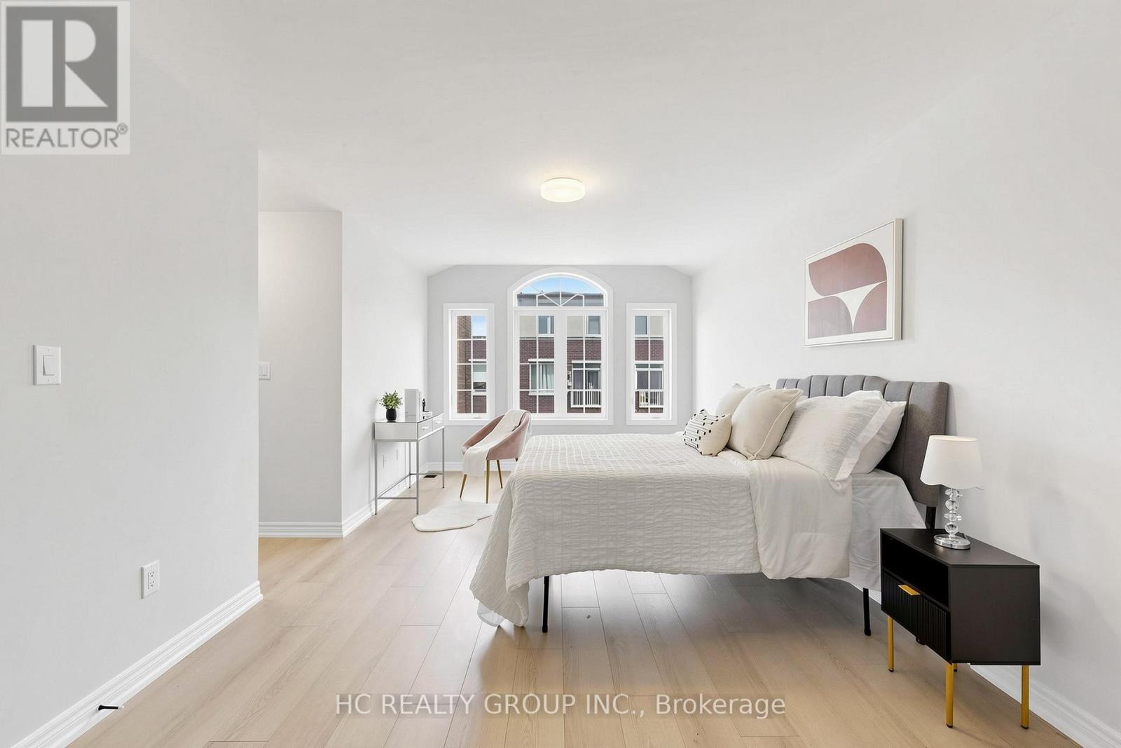 2 APPLE GROVE COURT - 25
