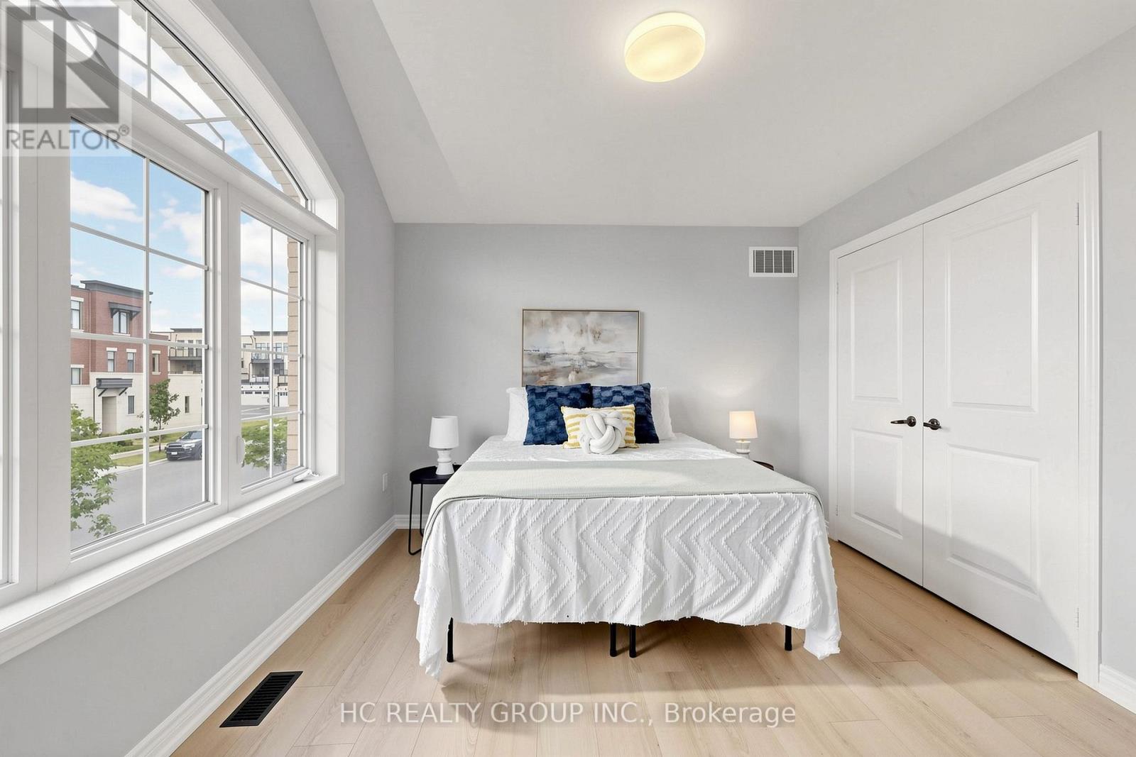 2 APPLE GROVE COURT - 31