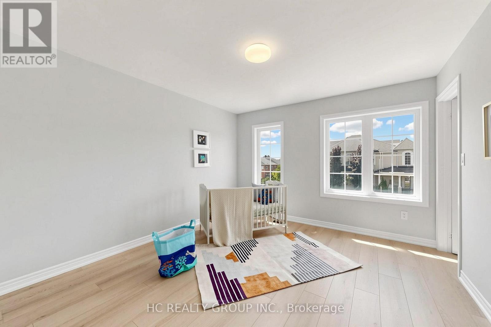 2 APPLE GROVE COURT - 36