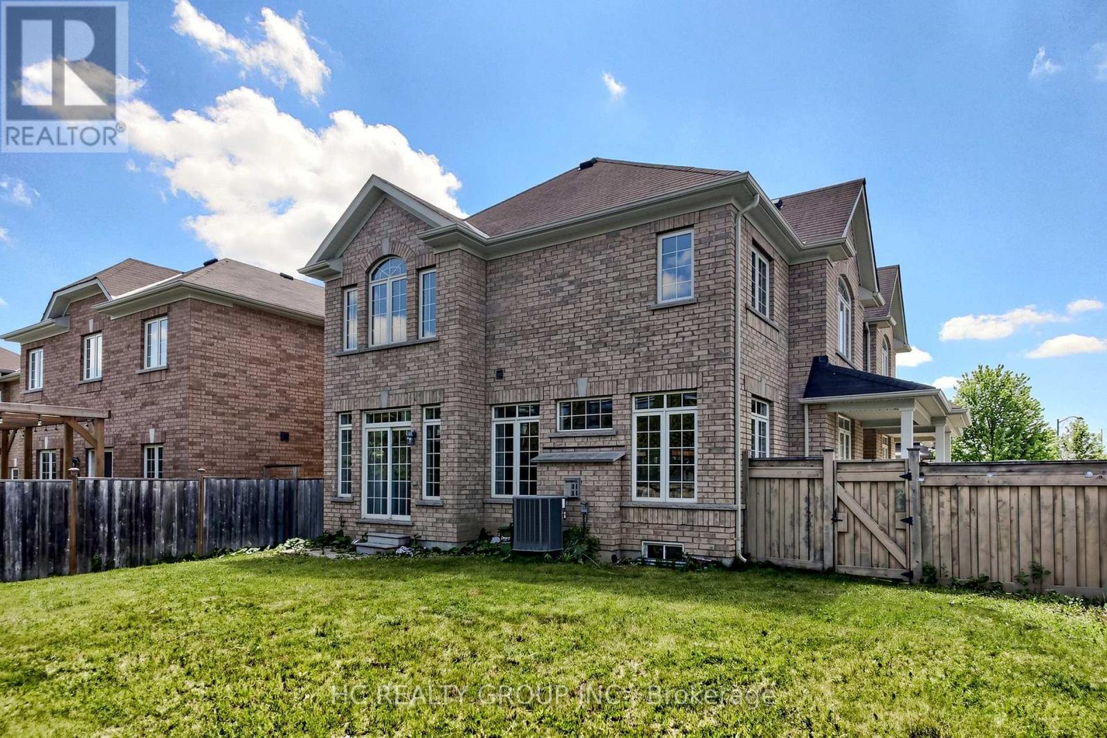 2 APPLE GROVE COURT - 43