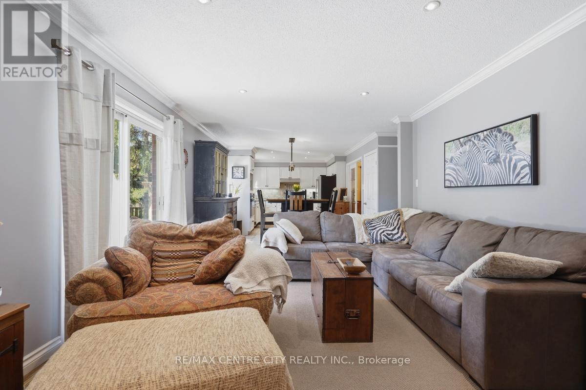264 BLUE FOREST PLACE - 16