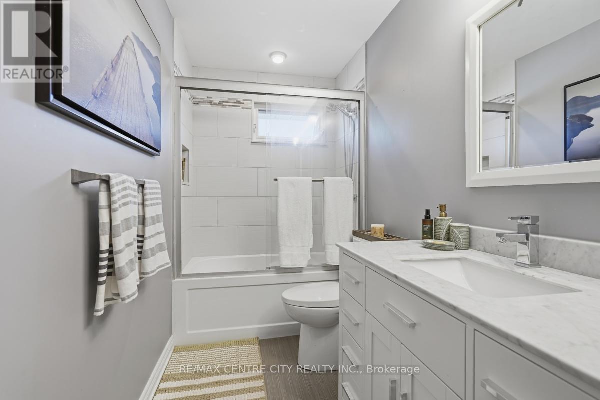 264 BLUE FOREST PLACE - 33