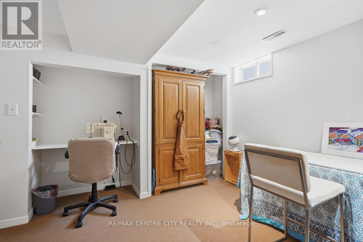 264 BLUE FOREST PLACE - 36