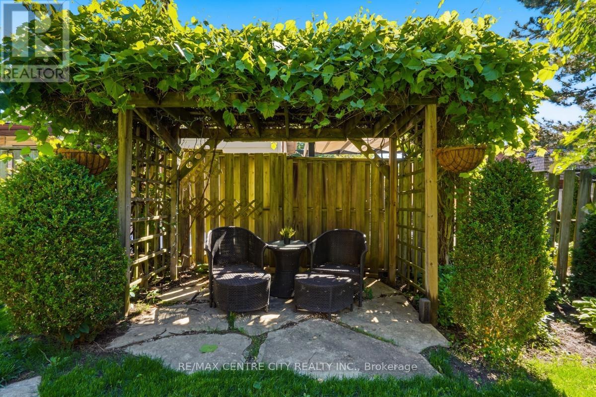 264 BLUE FOREST PLACE - 44