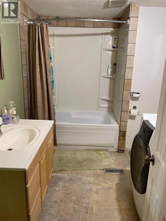 124 Singer Drive — photo 24
