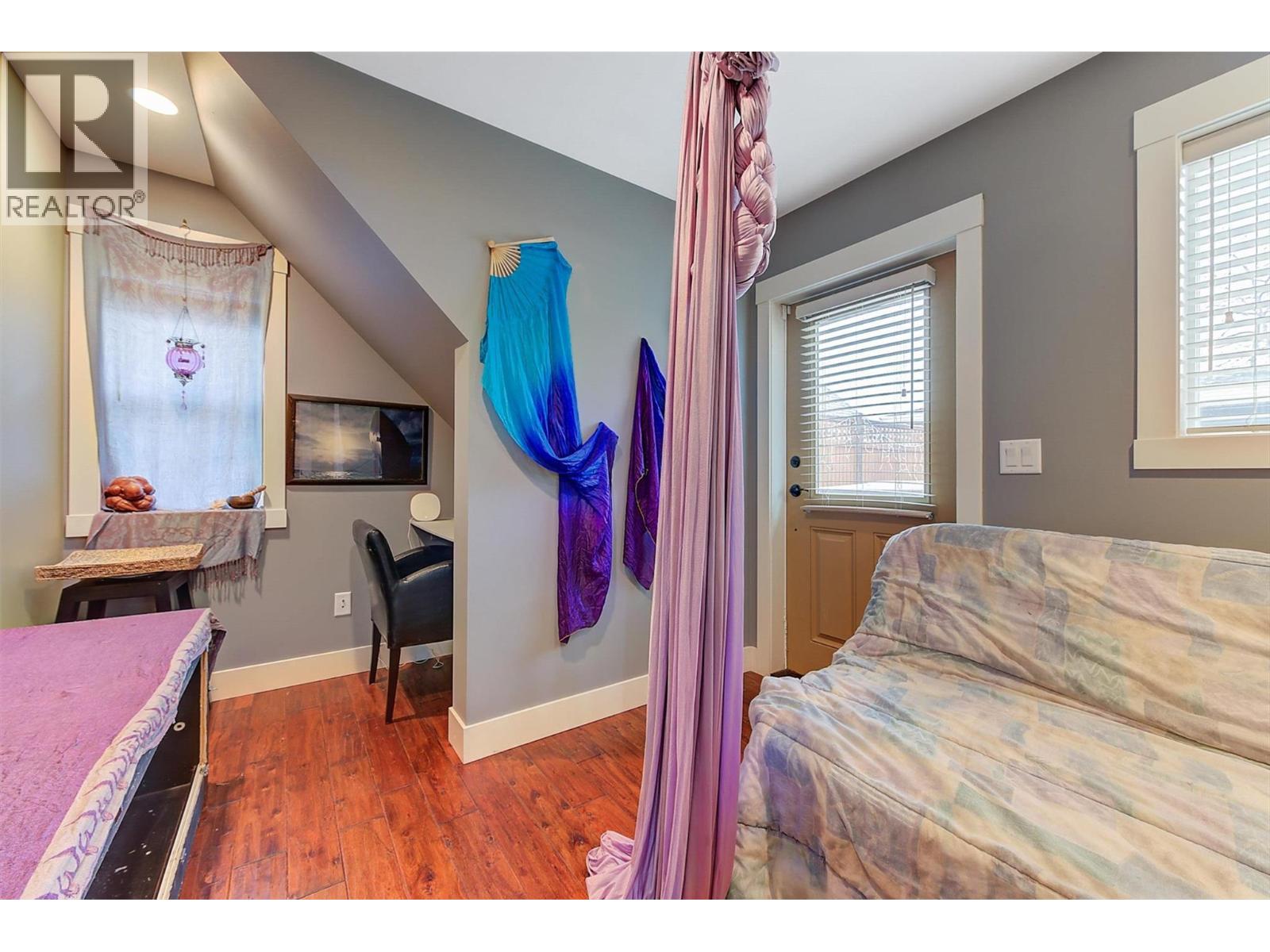  730 Fuller Avenue, Kelowna