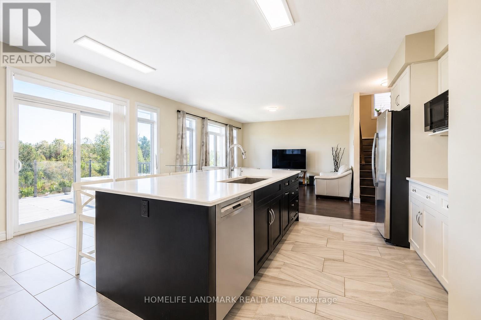 283 MACALISTER BOULEVARD - 12