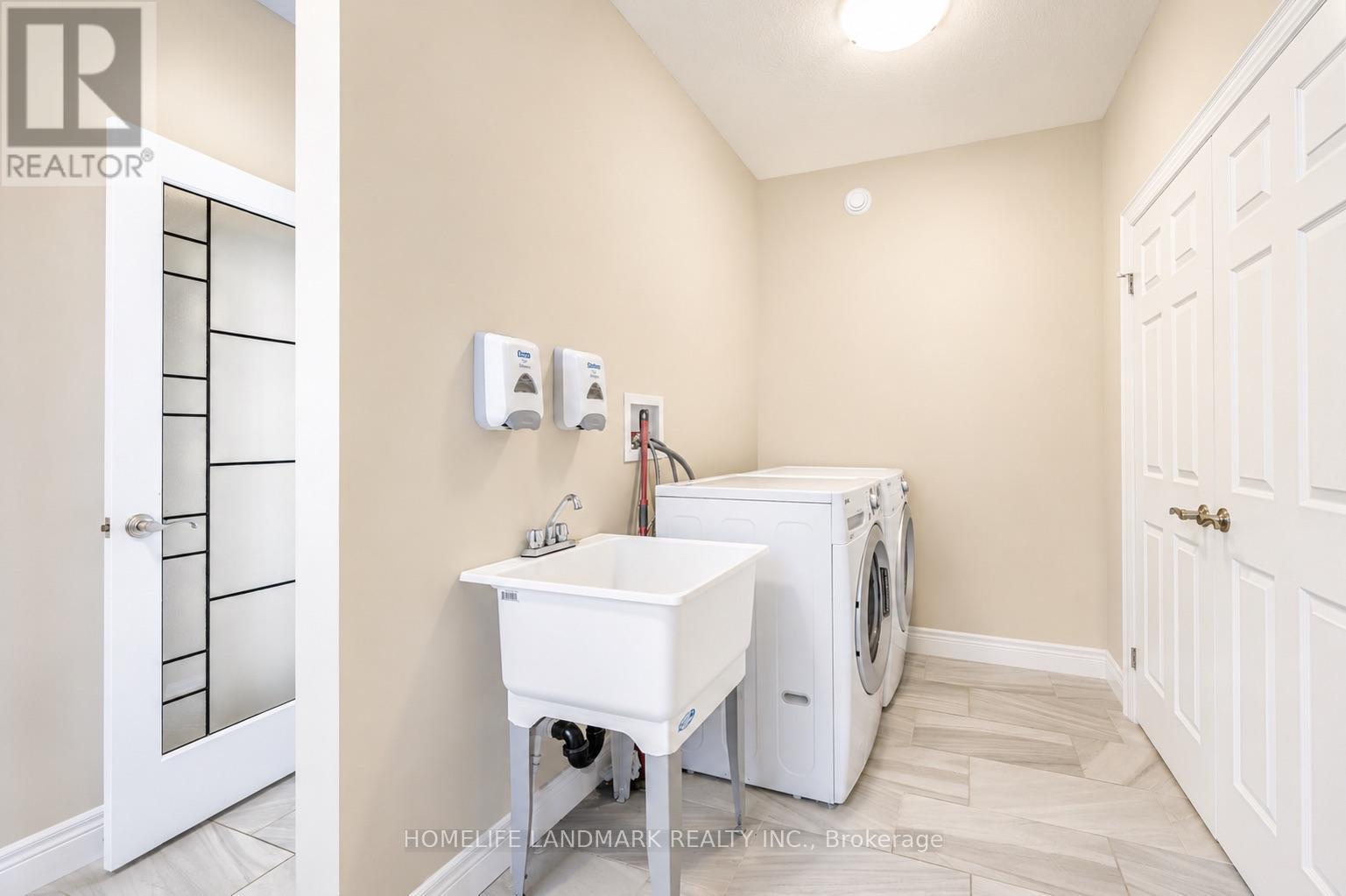 283 MACALISTER BOULEVARD - 16