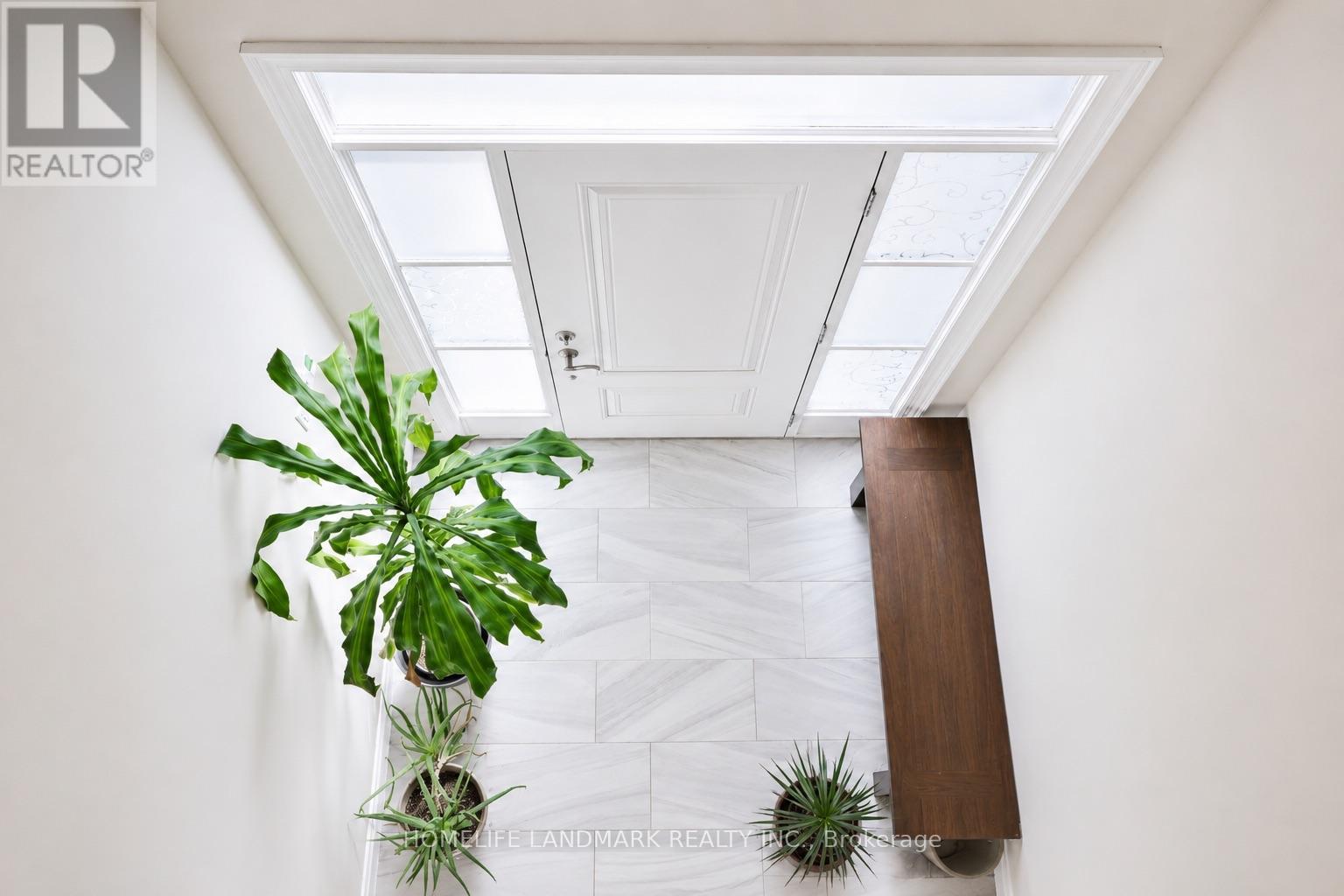 283 MACALISTER BOULEVARD - 4