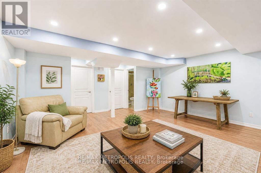 58 LADY LORETTA LANE - 32