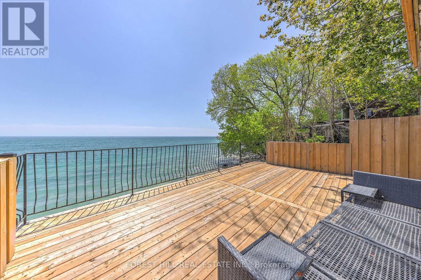 2703 LAKE SHORE BOULEVARD W - 3