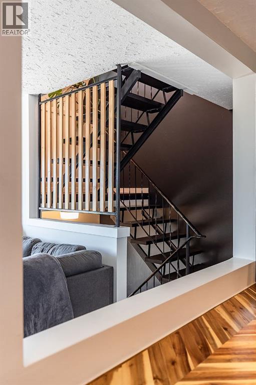 637 5 Street SE — photo 17