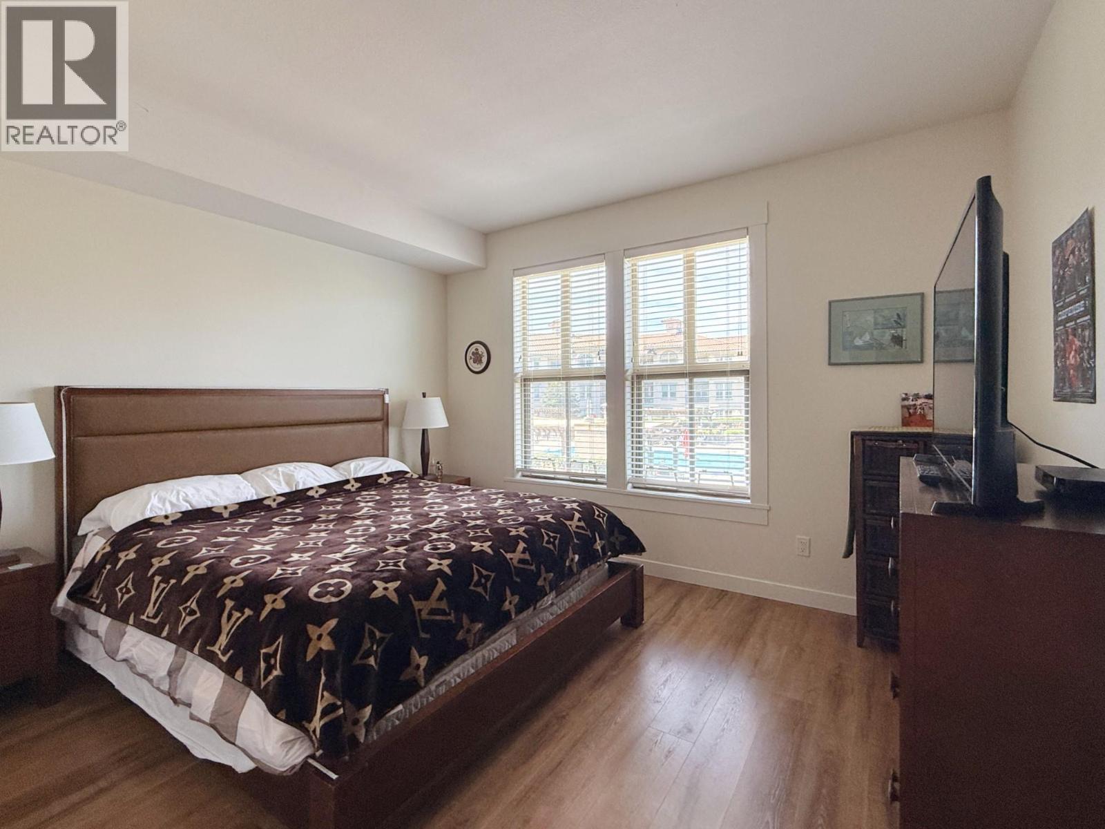 #241 4200 Lakeshore Drive - 26