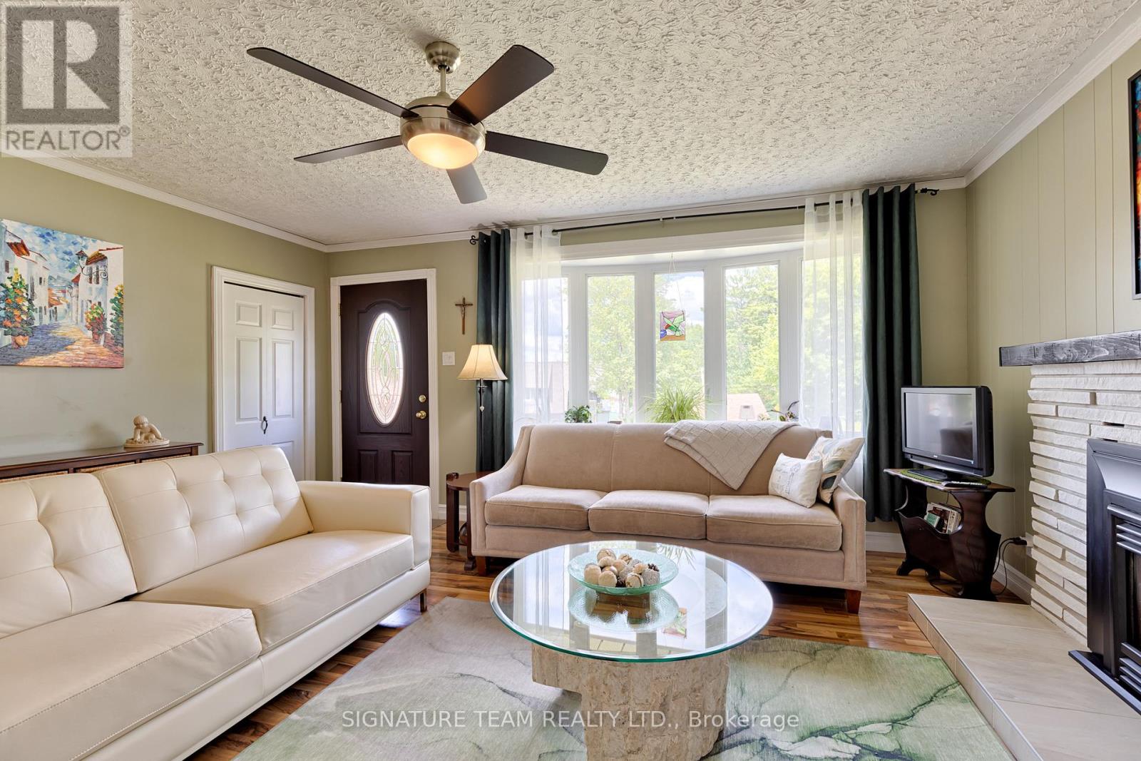 26 PARKDALE AVENUE - 2