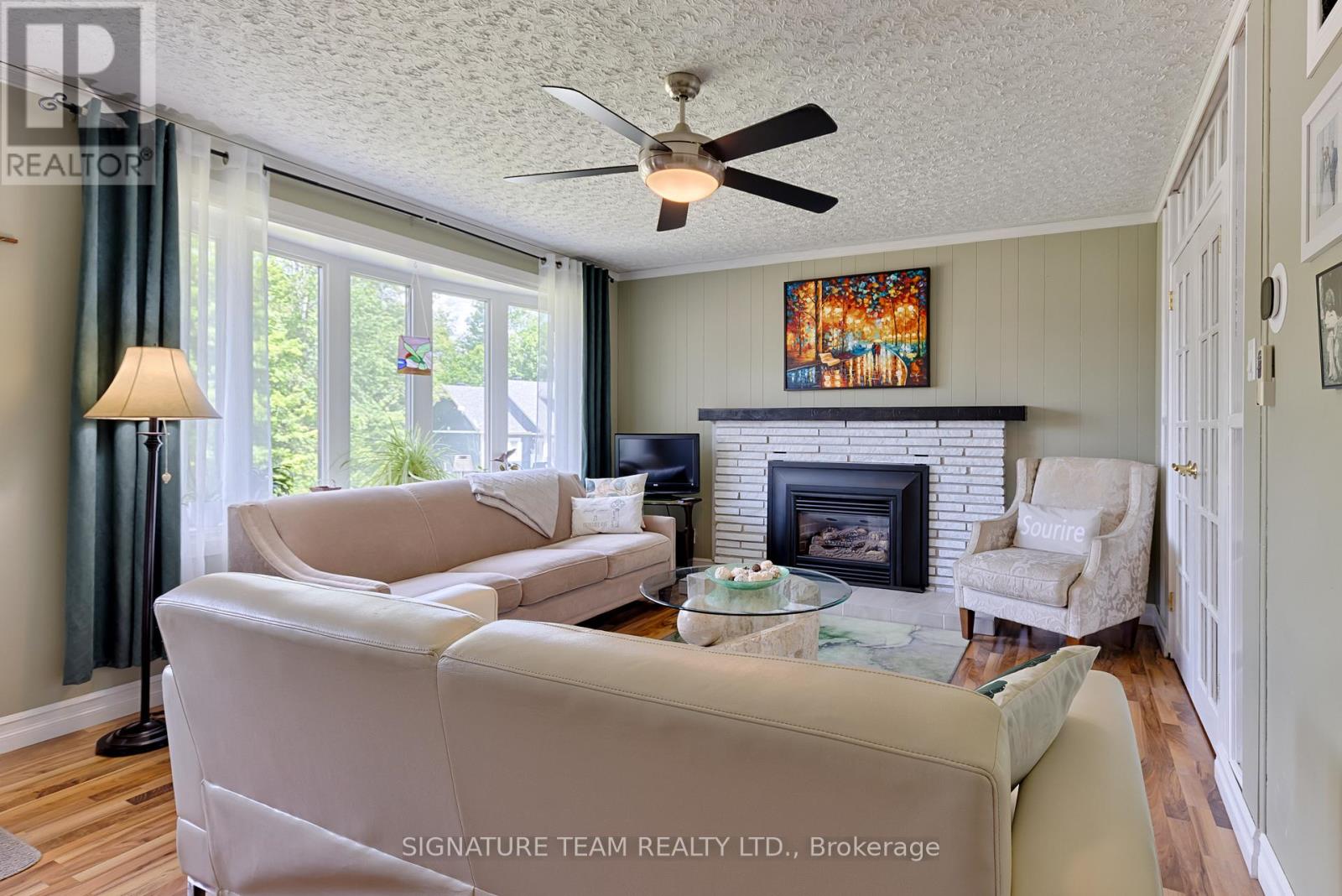 26 PARKDALE AVENUE - 3