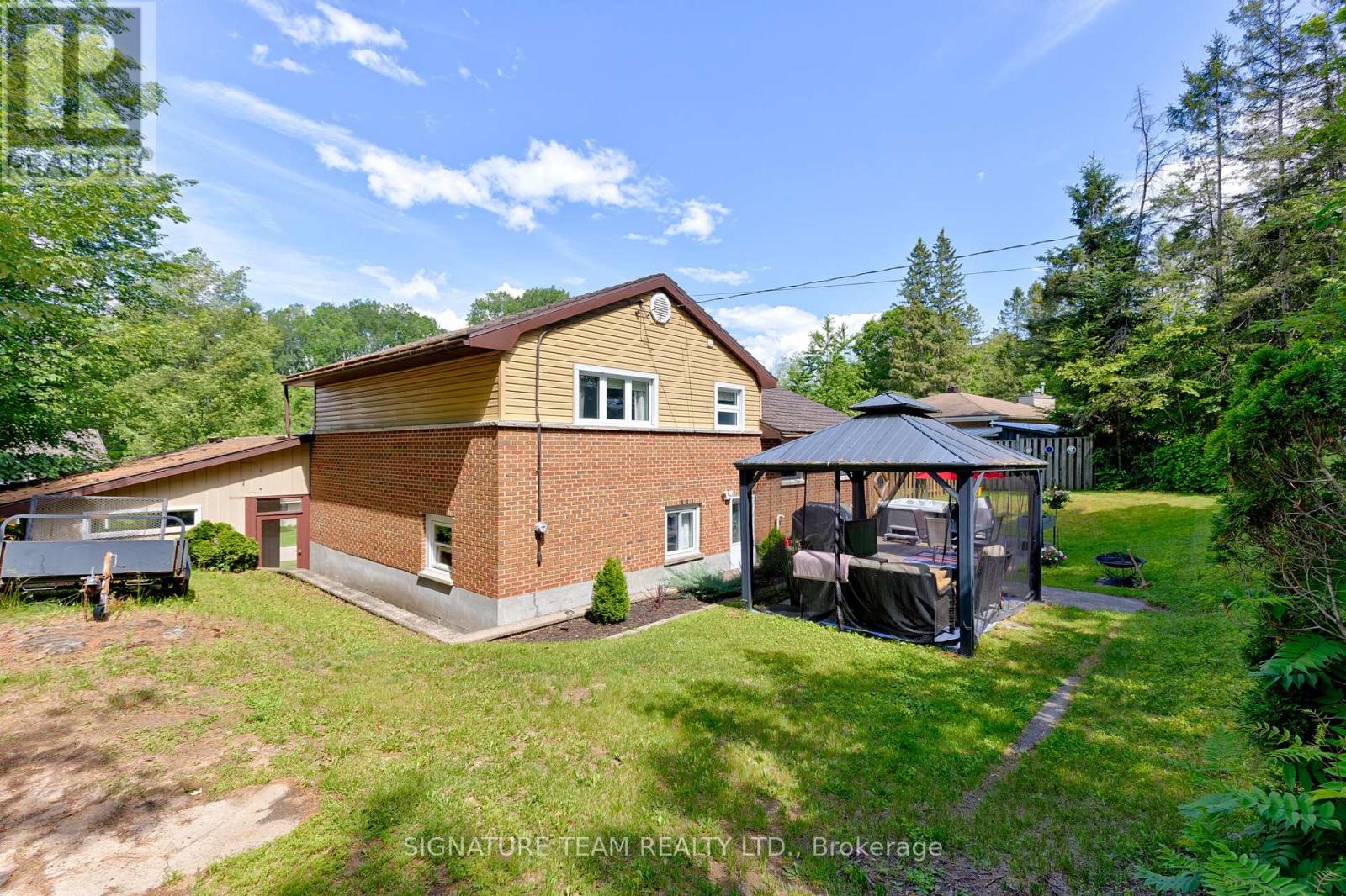 26 PARKDALE AVENUE - 31