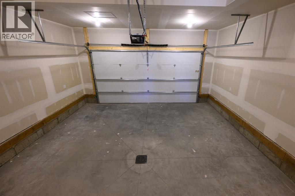 12830 87A Street - 36