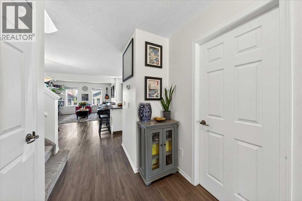 194 Everoak Gardens SW - 4