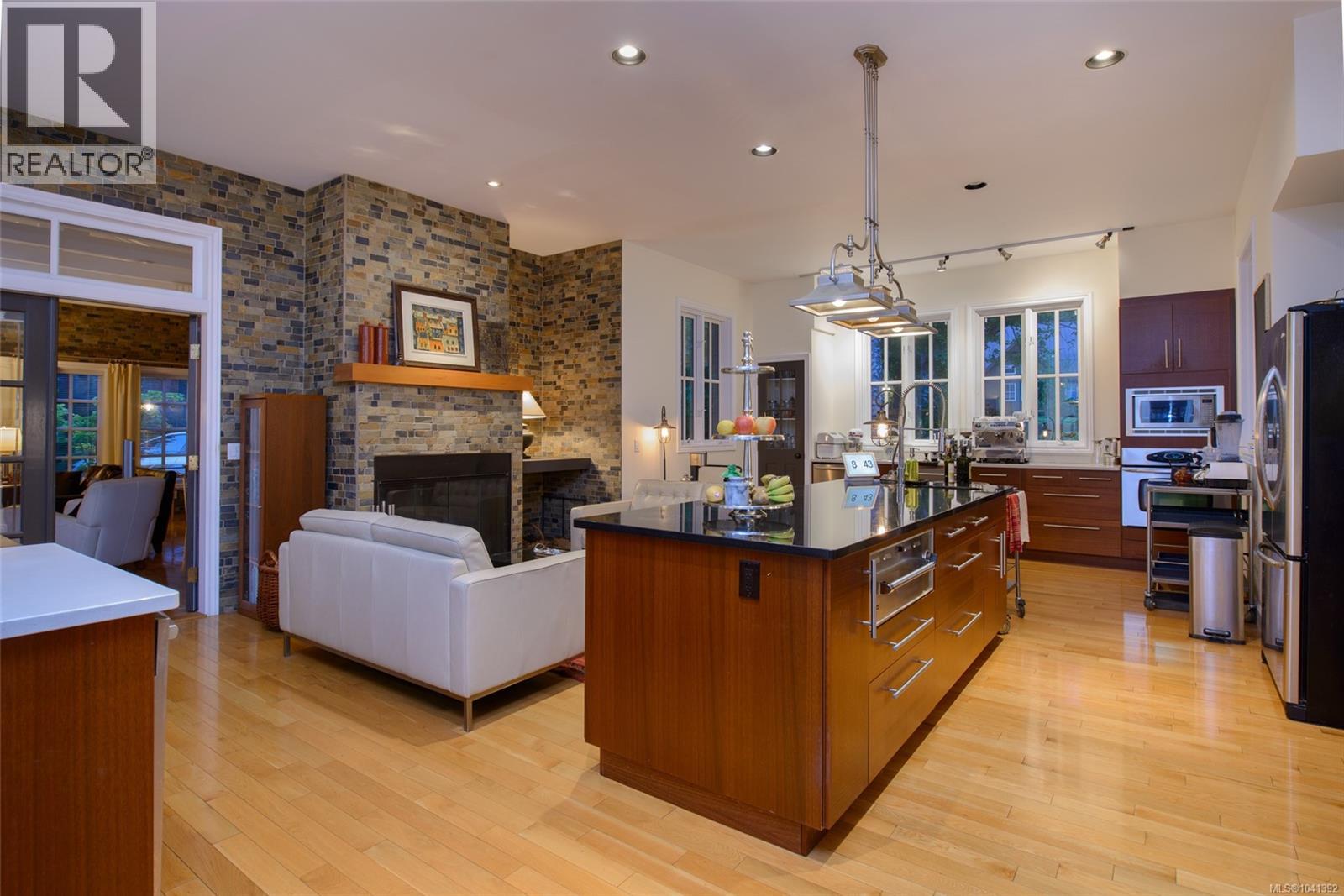169 Armand Way - 10