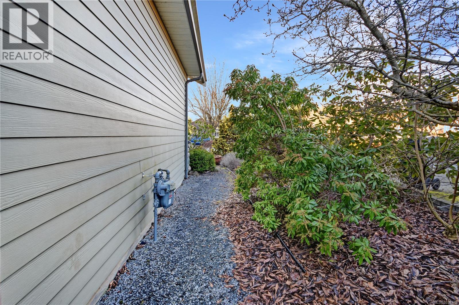 3838 Mimosa Dr - 28
