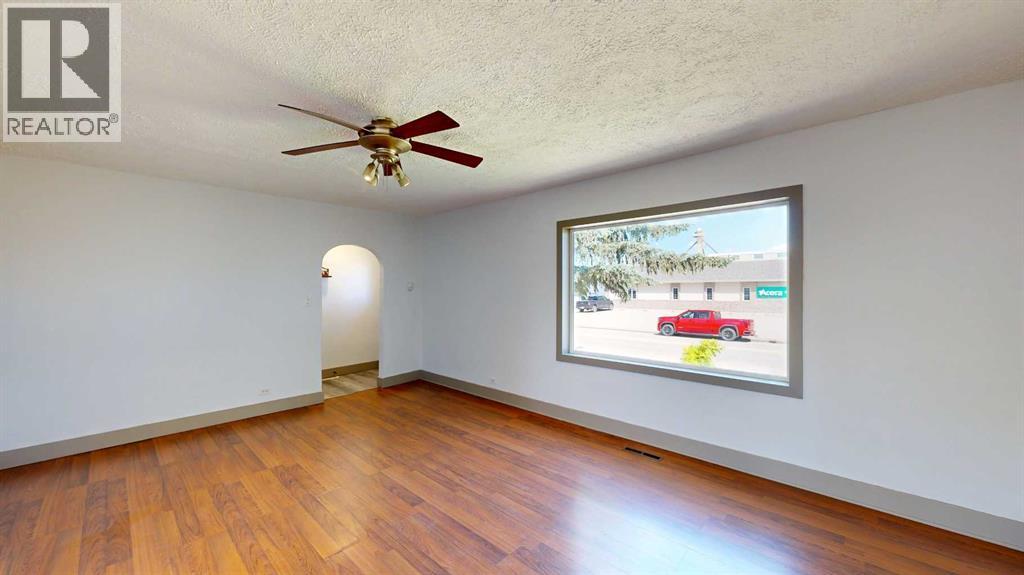 4707 51 Avenue - photo 2