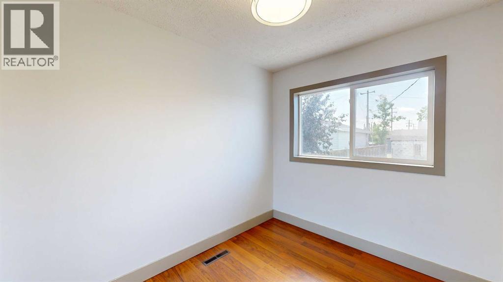 4707 51 Avenue — photo 9