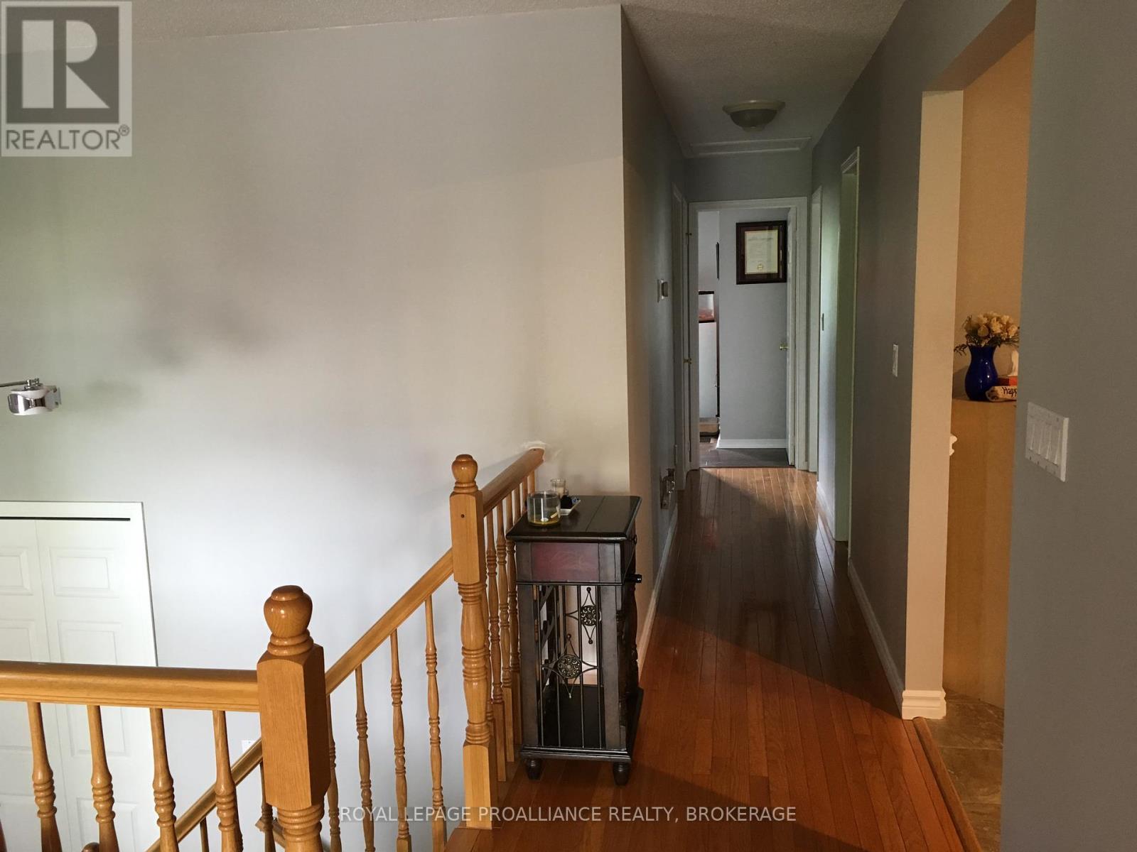 653 BARNSLEY CRESCENT - 14