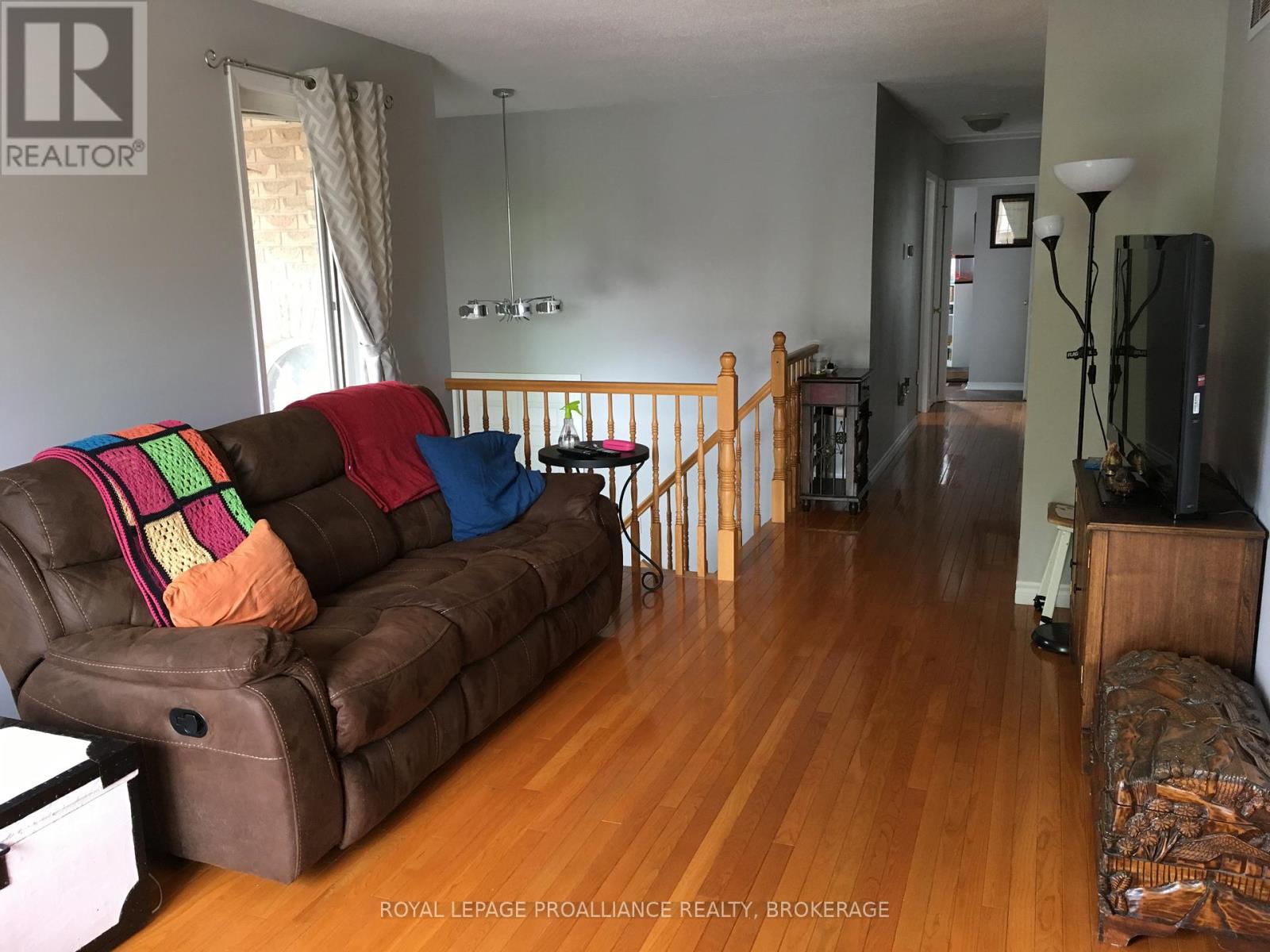 653 BARNSLEY CRESCENT - 15