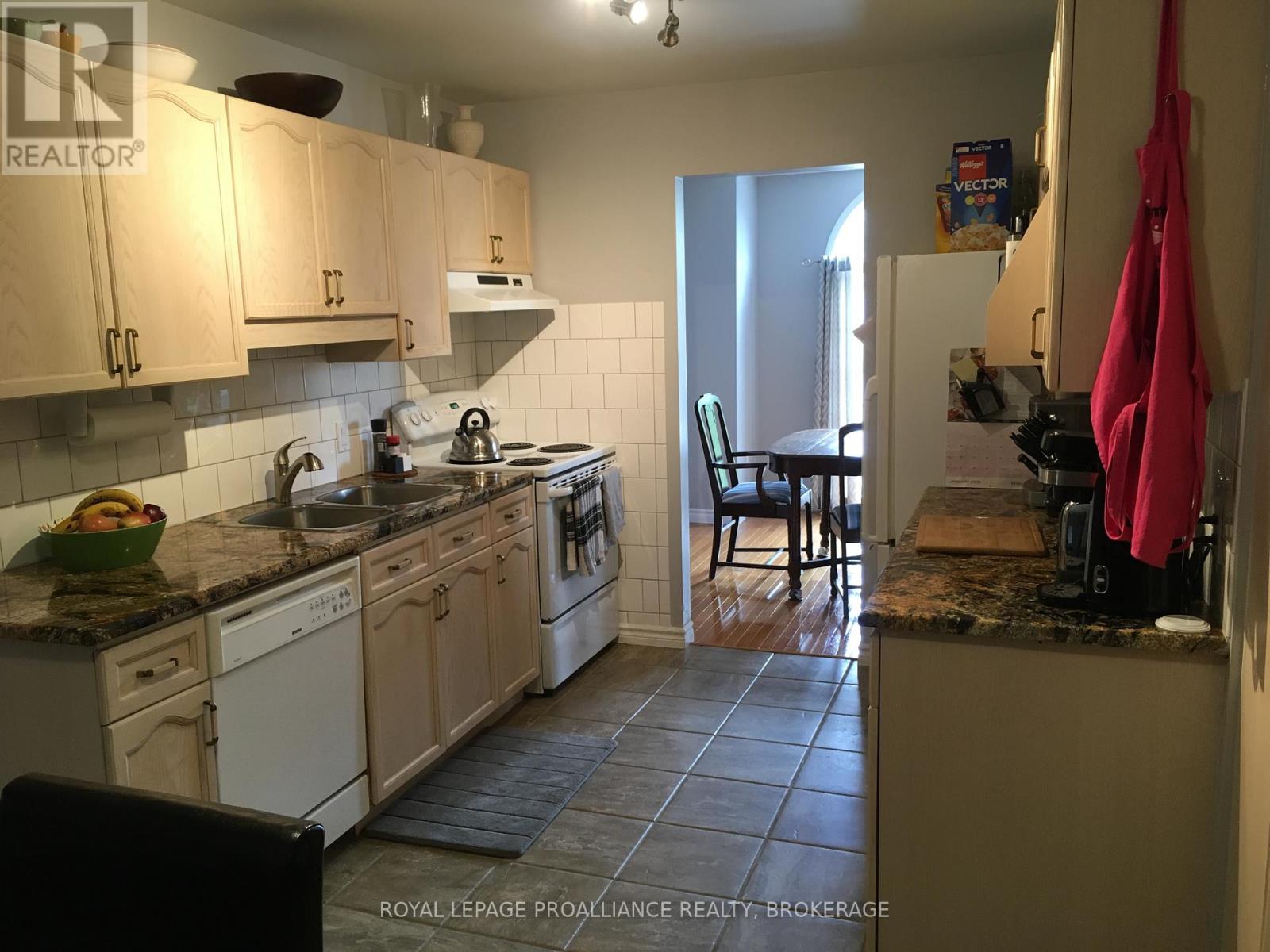 653 BARNSLEY CRESCENT - 21