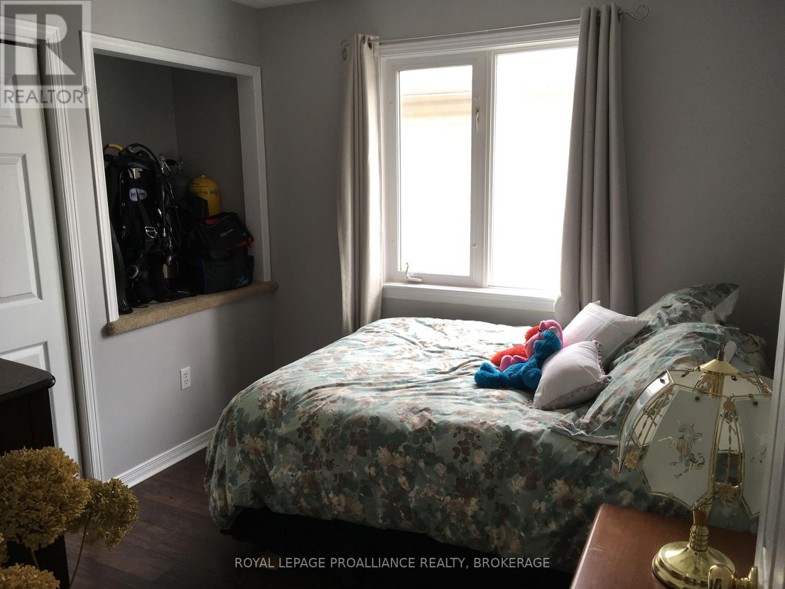 653 BARNSLEY CRESCENT - 25