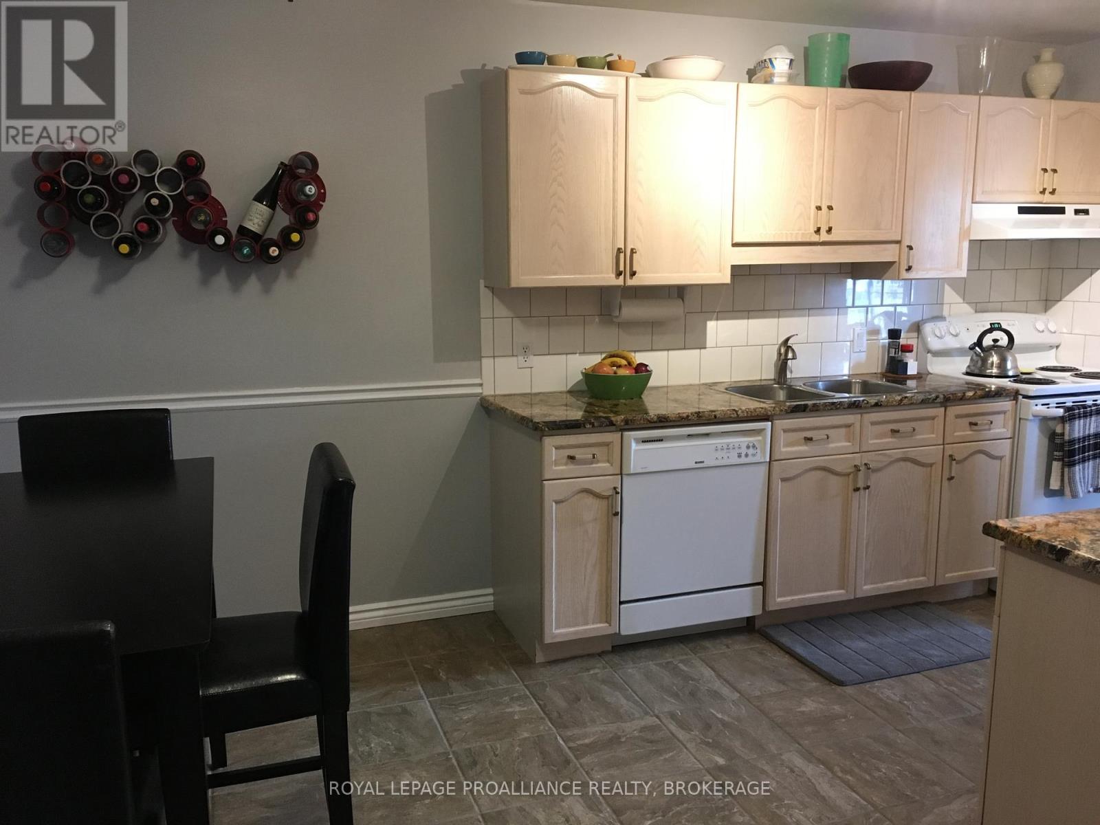 653 BARNSLEY CRESCENT - 20