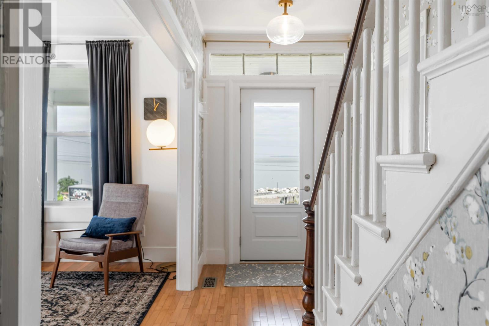 22 Seaman Street - 10