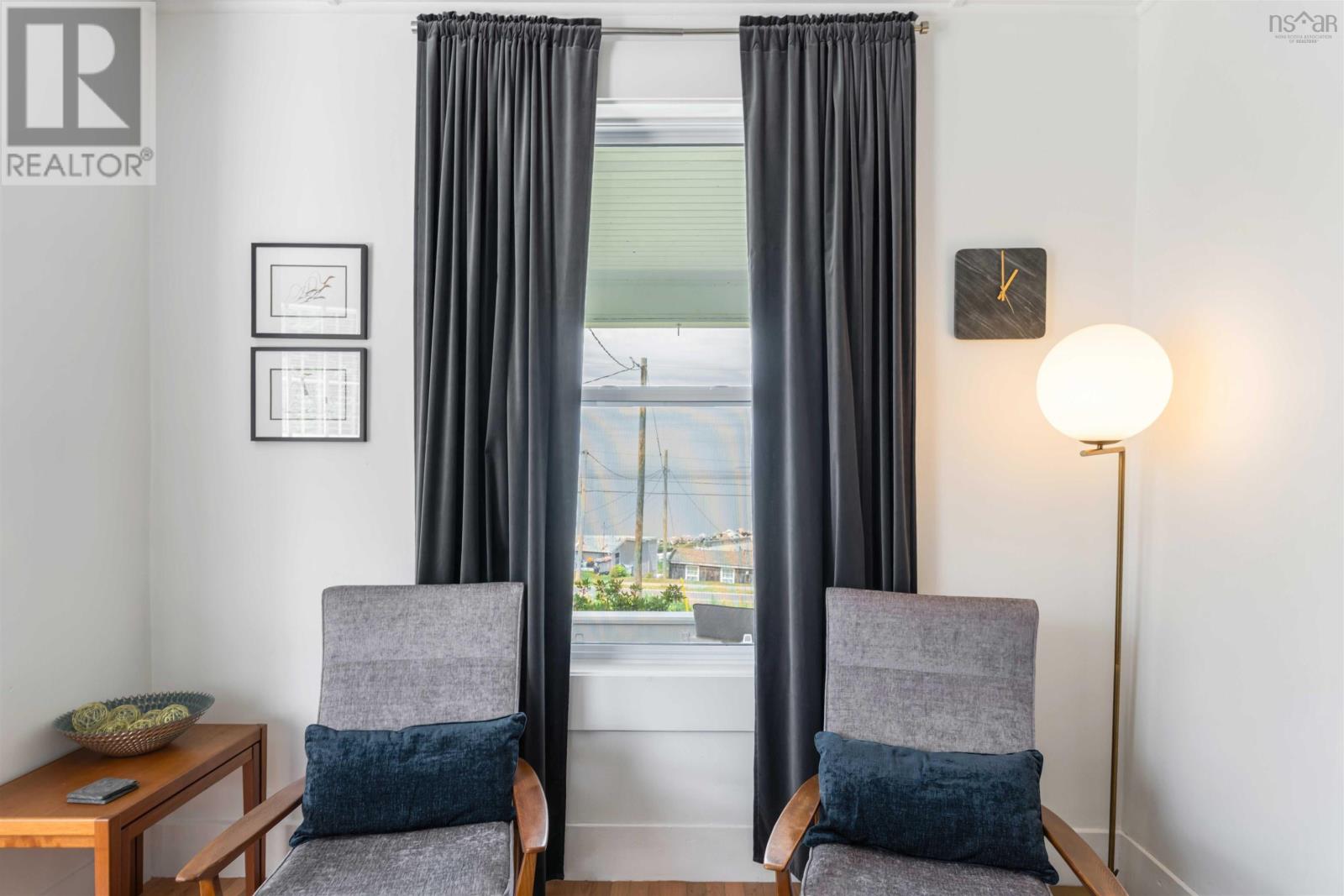 22 Seaman Street - 13