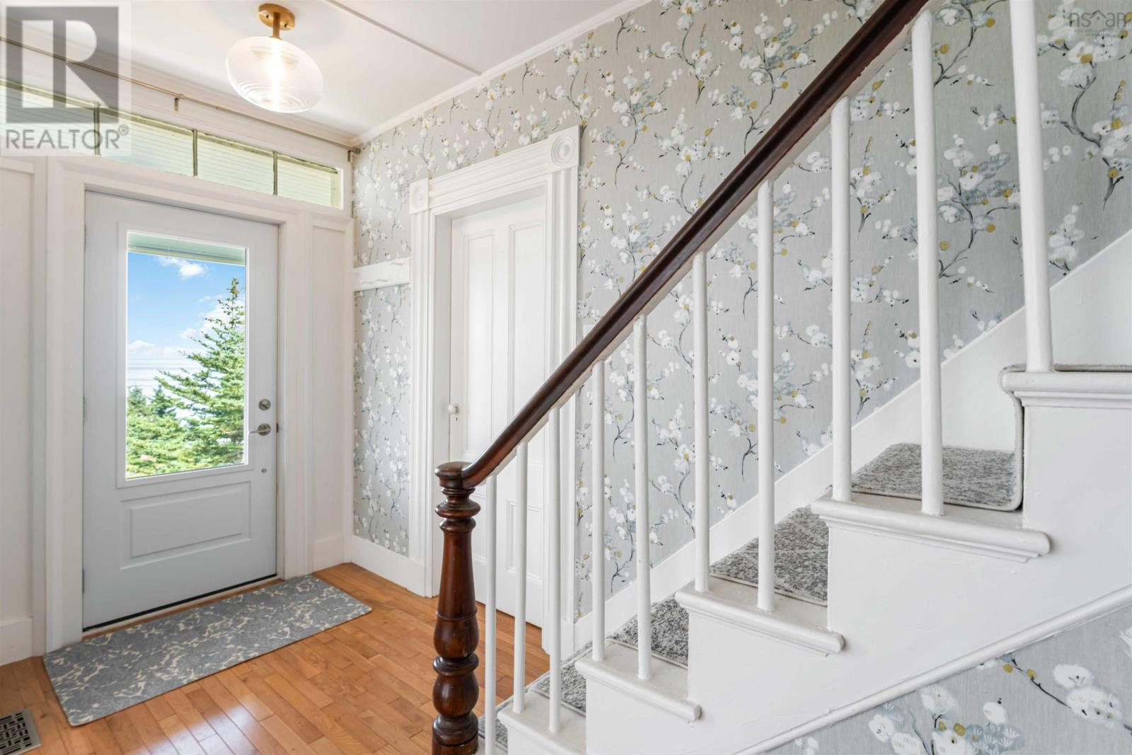 22 Seaman Street - 11
