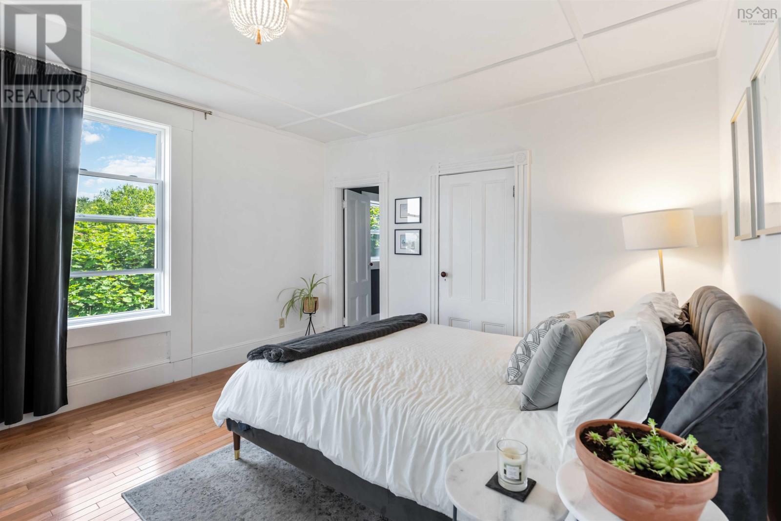 22 Seaman Street - 29