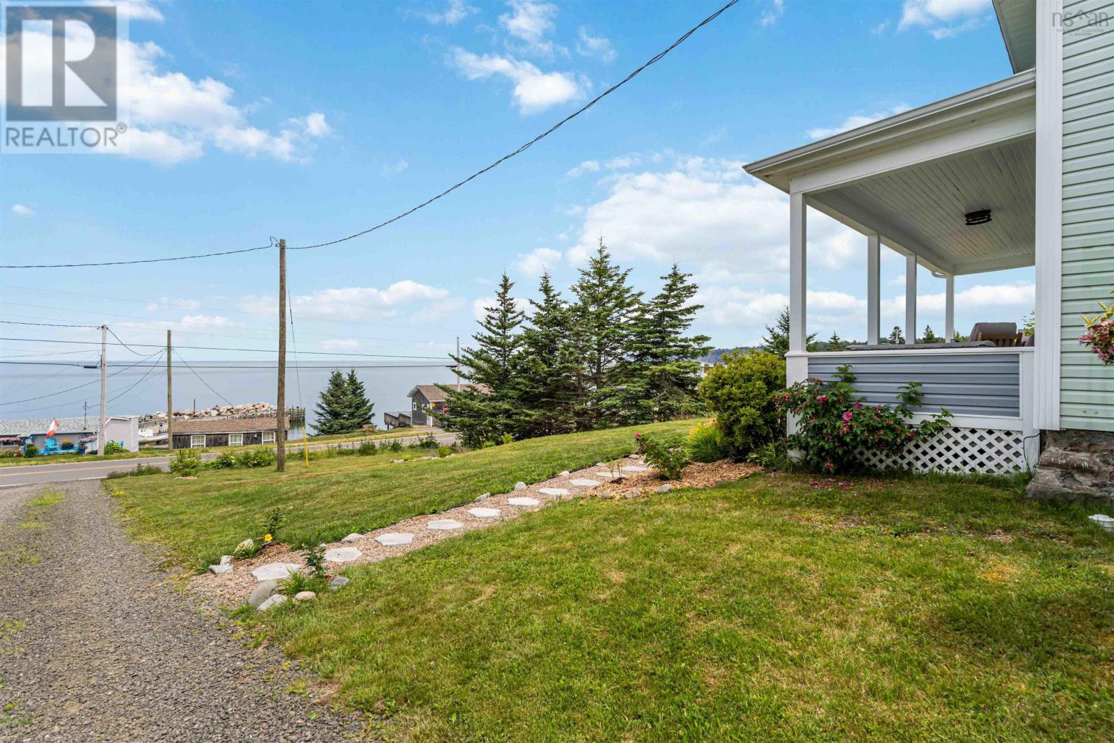 22 Seaman Street - 6