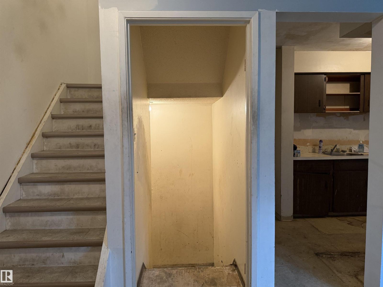 #10 8010 141 AV NW - photo 5