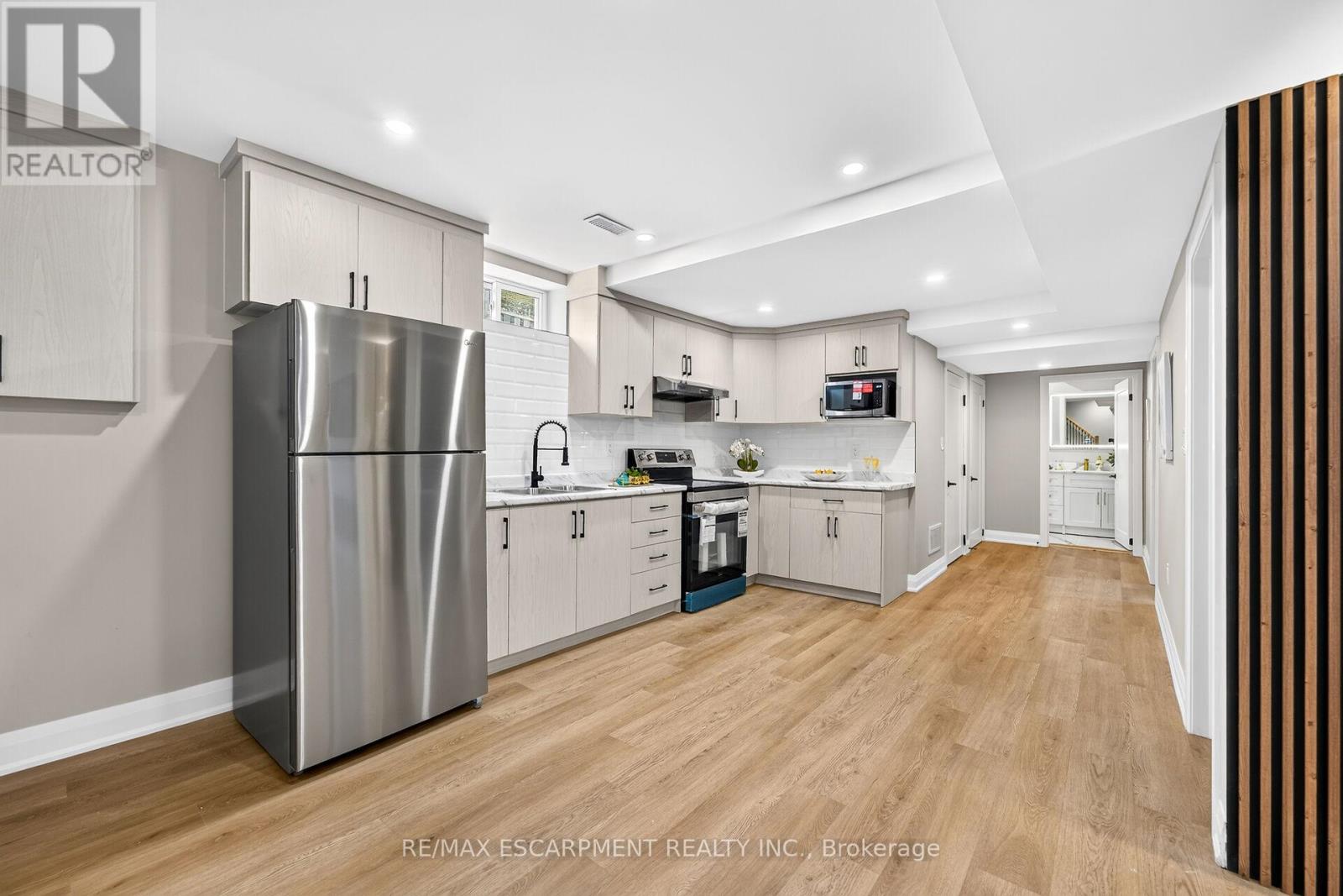 150 HOWARD AVENUE - 31