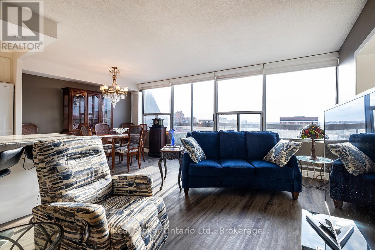 #623 50 RICHMOND STREET E - 13