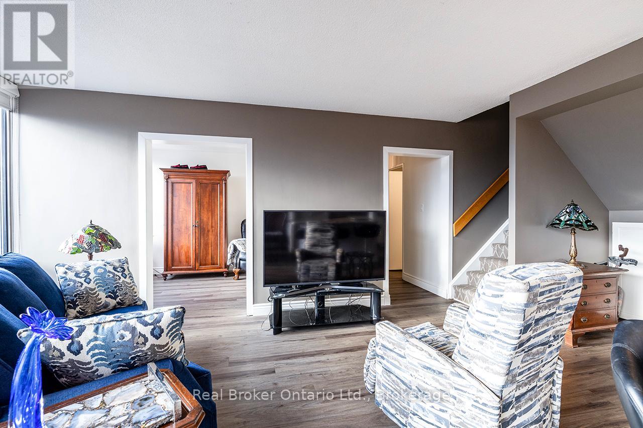 #623 50 RICHMOND STREET E - 15