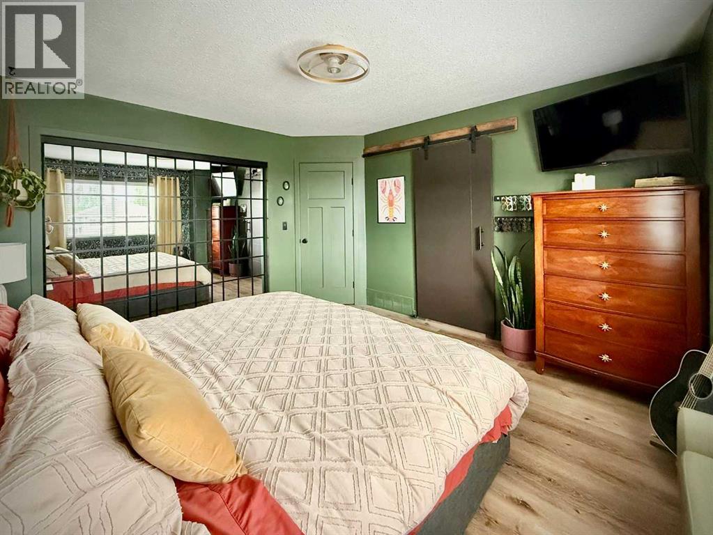 6006 87A Street — photo 25